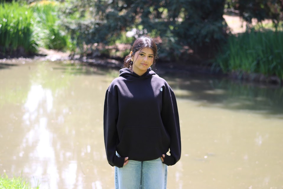 ESSENTIALS HOODIE BLACK