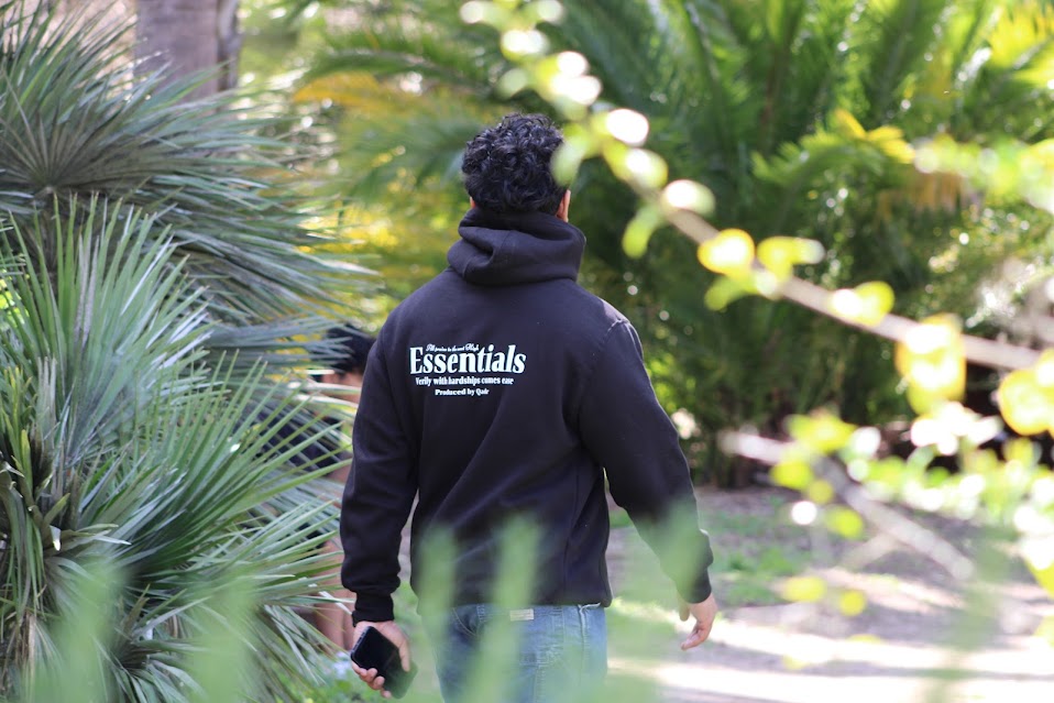 ESSENTIALS HOODIE BLACK